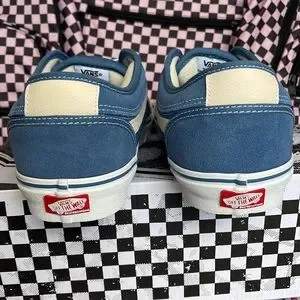 Vans | Shoes | Vans Wmns Chukka Low Sidcreamlight  Vans WMNS Chukka Low Sid
Cream/Light Navy
VN0A5KQZEFY Sneakers main image 0
